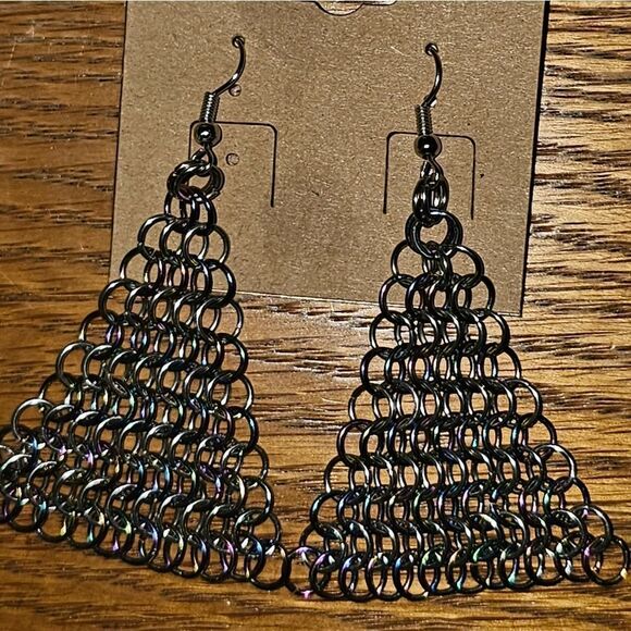 TRIANGLE Sterling Silver chainmail earrings (E12) - Picture 3 of 5
